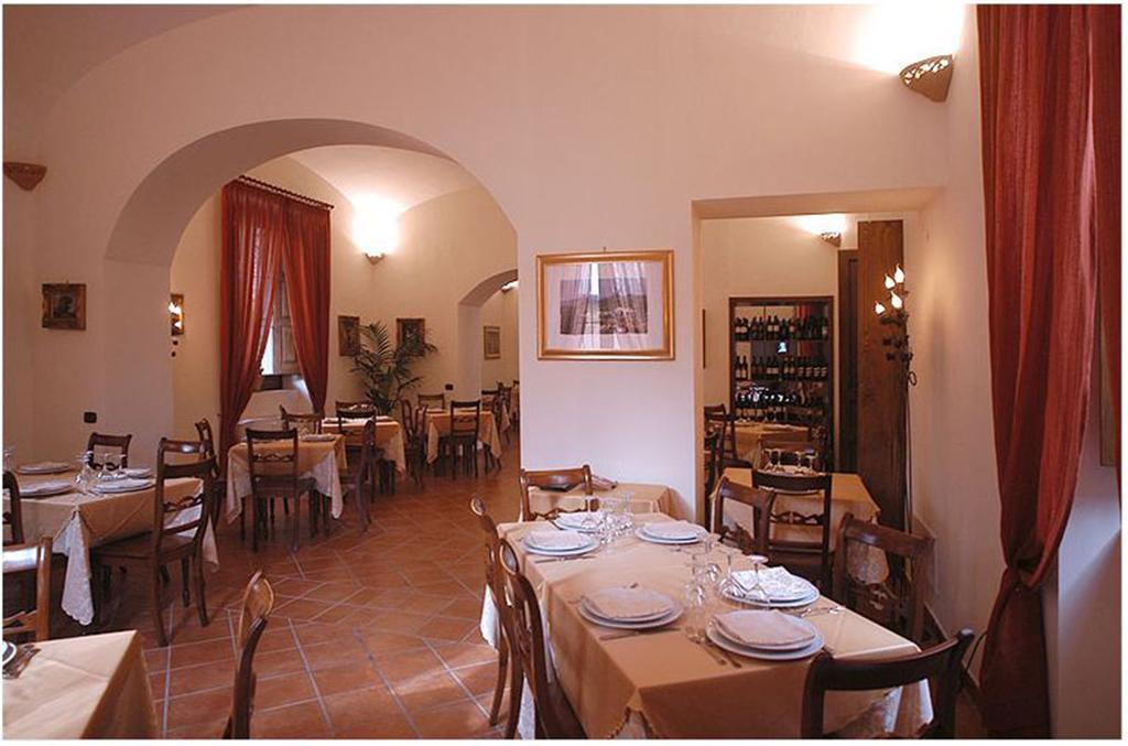 קאסרטה Hotel Ristorante Novecento מראה חיצוני תמונה