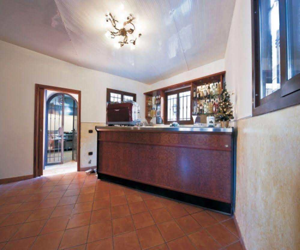 קאסרטה Hotel Ristorante Novecento מראה חיצוני תמונה